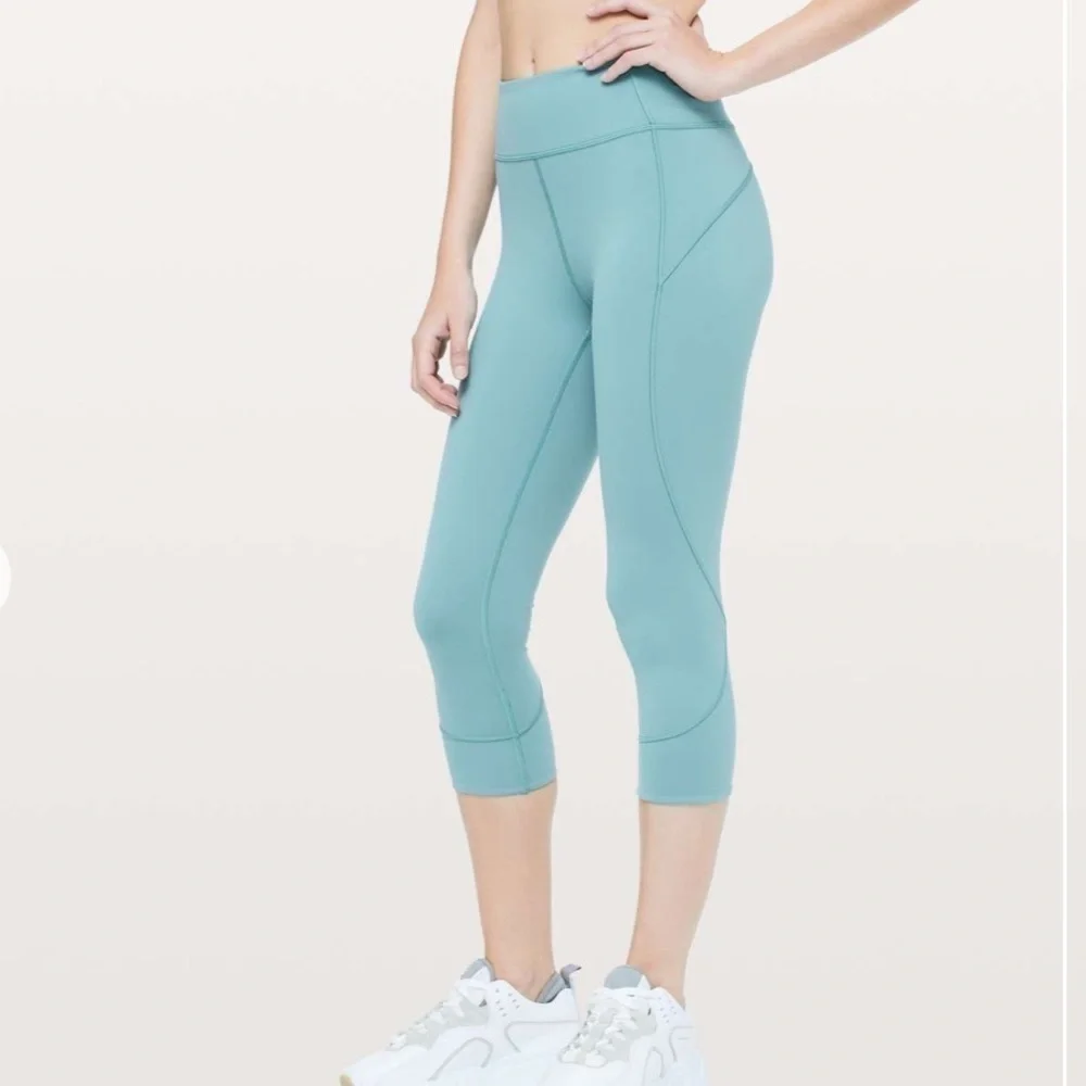 Lululemon cropped leggings